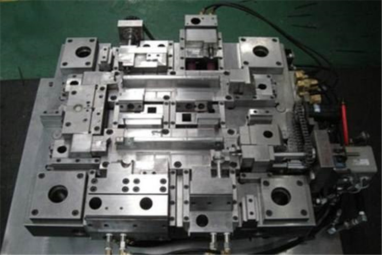 雙色注塑模具3.jpg