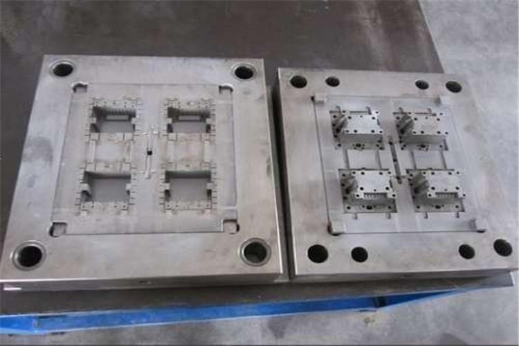 一般低溫注塑模具的制作工藝包含模具材料及熱處理、模具零件毛坯準備、模具零件的機械加工、數控機床加工