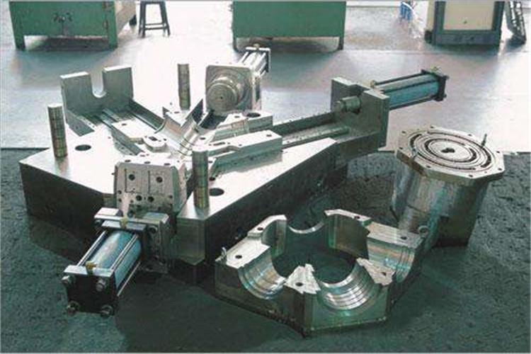 隨著模具行業的不斷發展，模具材料的選用也不斷得以重視，模具材料一般在整個模具價格中占10%~30%