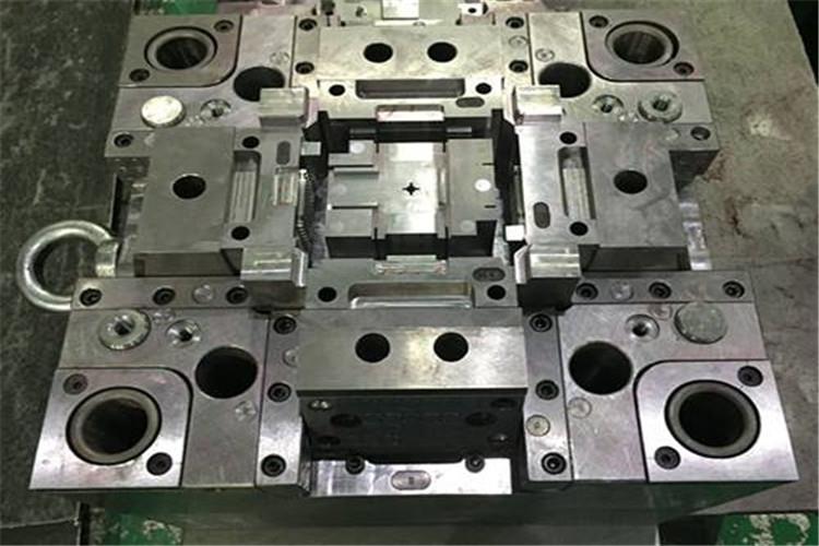 模塑一體的塑膠模具廠應該都遇到過，模具在注塑過程中生銹的情況，明明上午還是好的