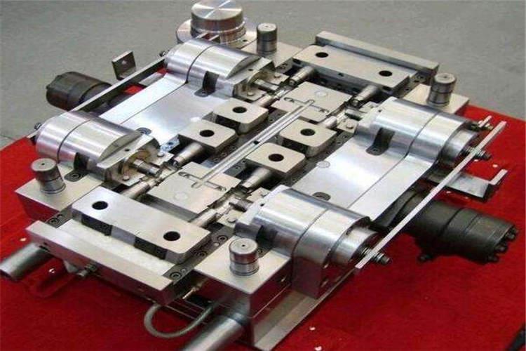 新產品在不斷更新換代，產品的壽命決定了模具的設計壽命，所以并非注塑模具壽命越長越好，壽命值剩余過多是一種浪費。模具的價格與預期的壽命有直接關系